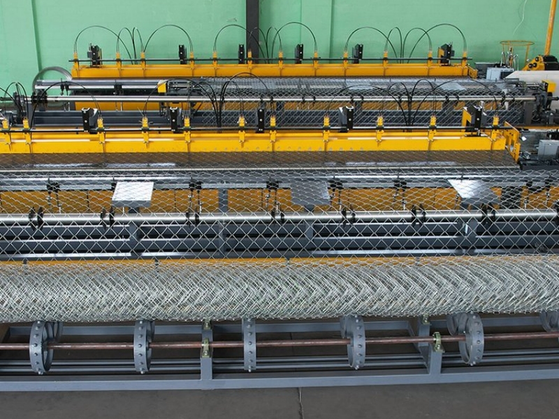 1758789556102564.jpg chain link fence machine.jpg